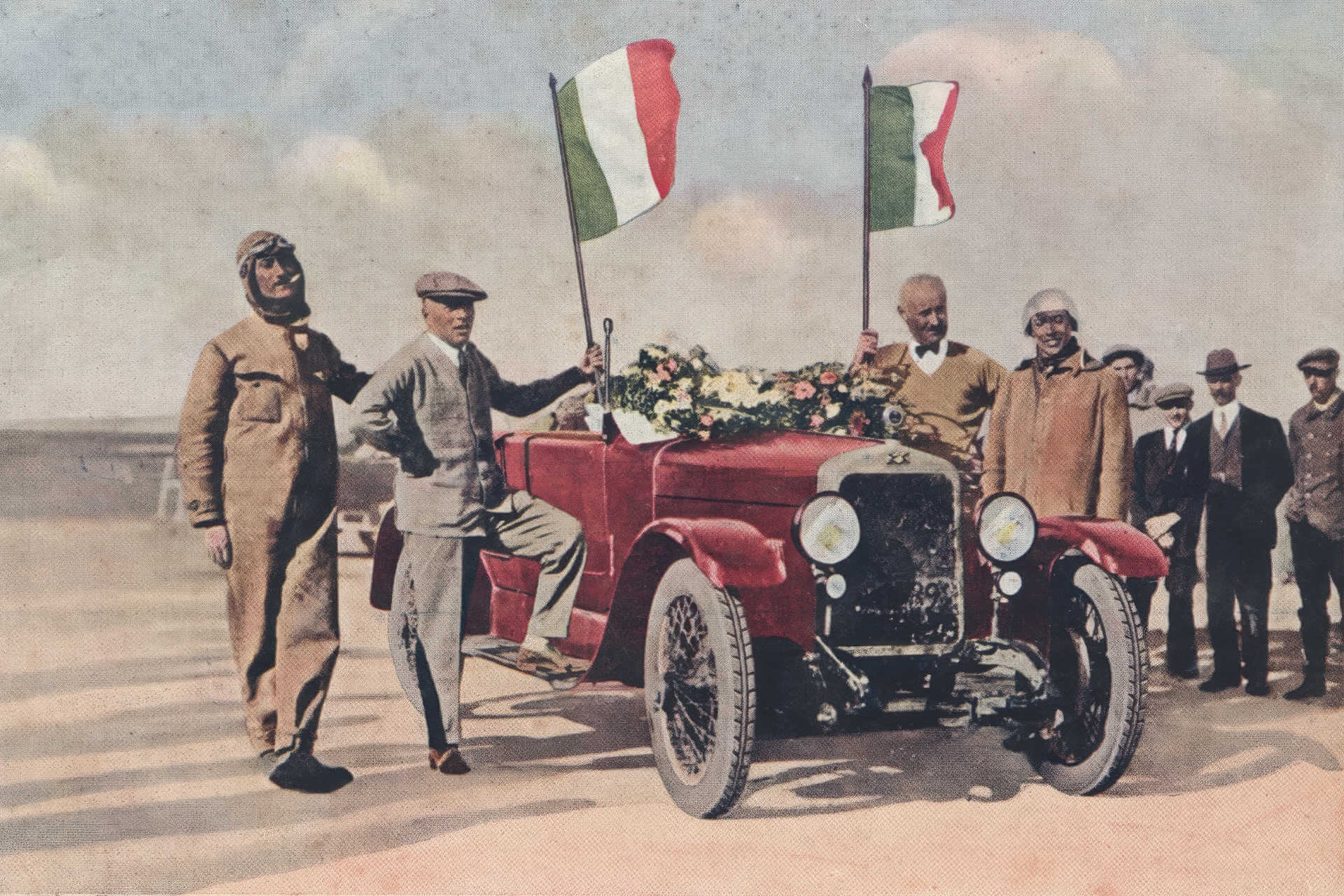 L'Ansaldo 4C sfila dopo il record a Miramas nel settembre 1925