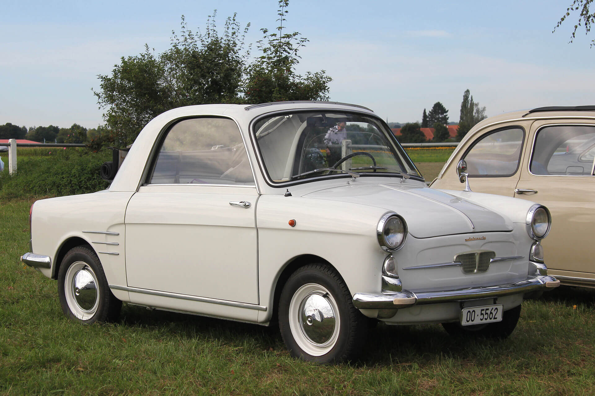Car image 1