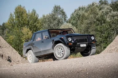 Lamborghini LM 002