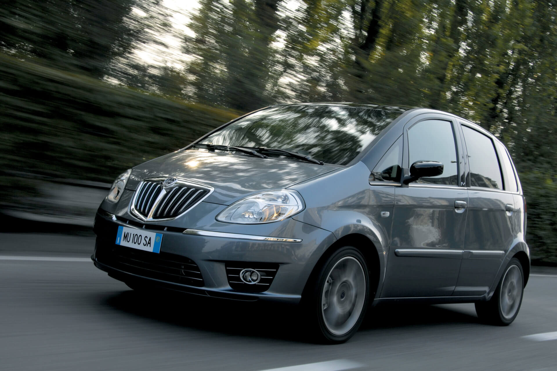 Car image 1
