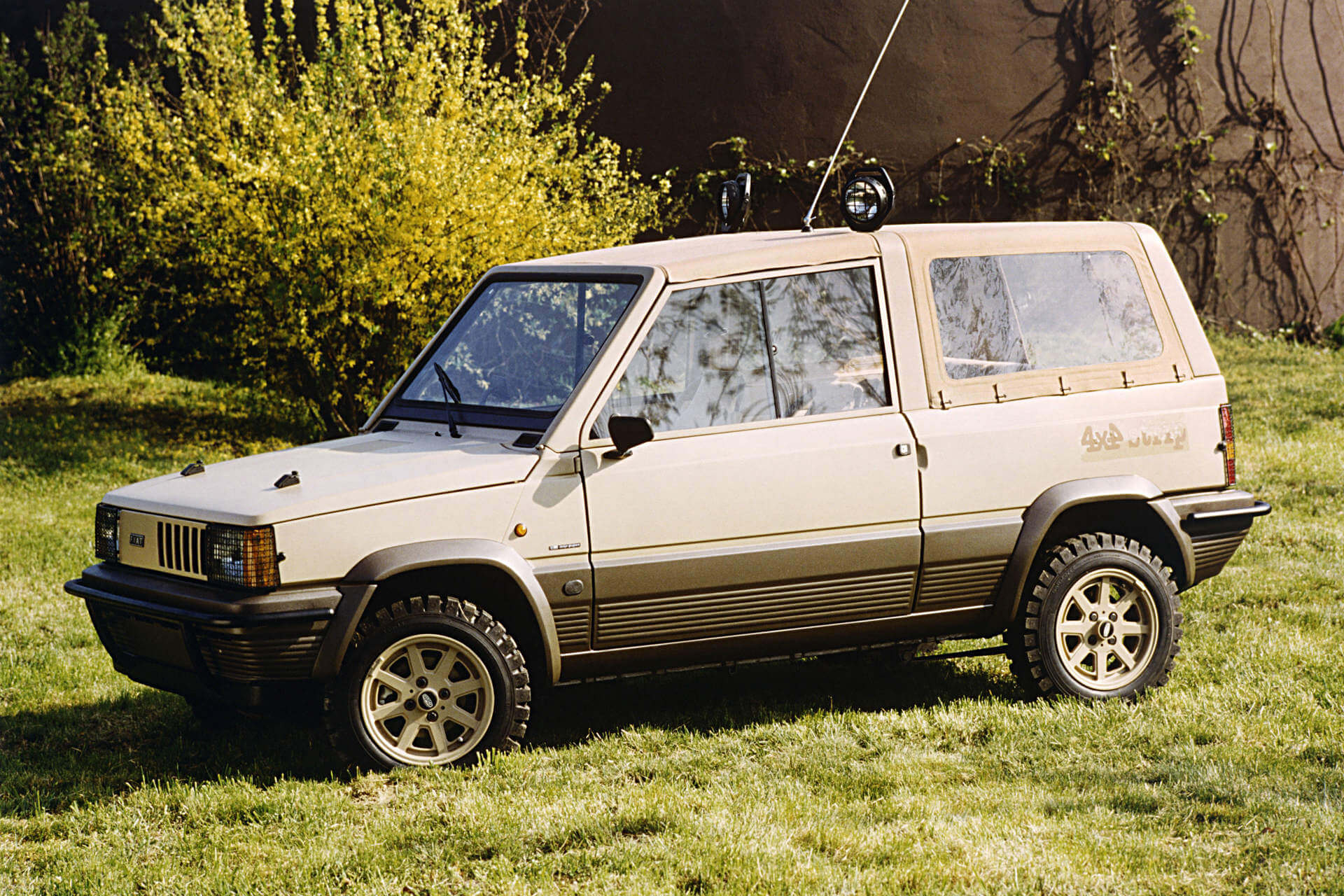 Car image 1