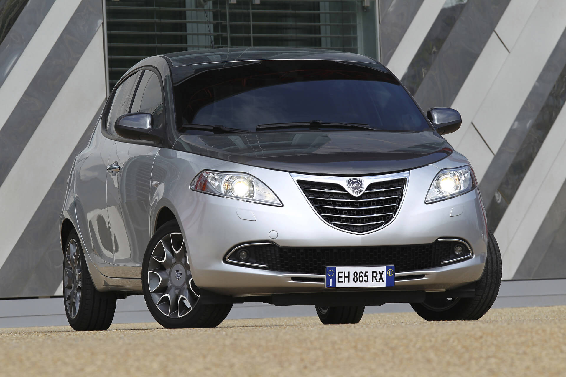 2011 Ypsilon
