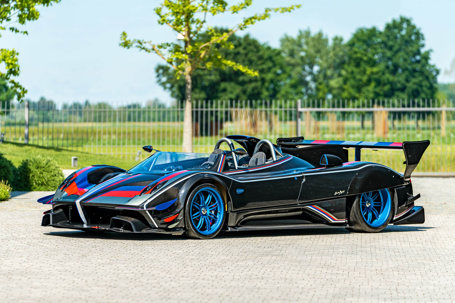 Car image 1